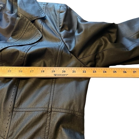 Conrad C Collection - Black Faux Leather Blazer - Size 18 - Picture 6 of 12